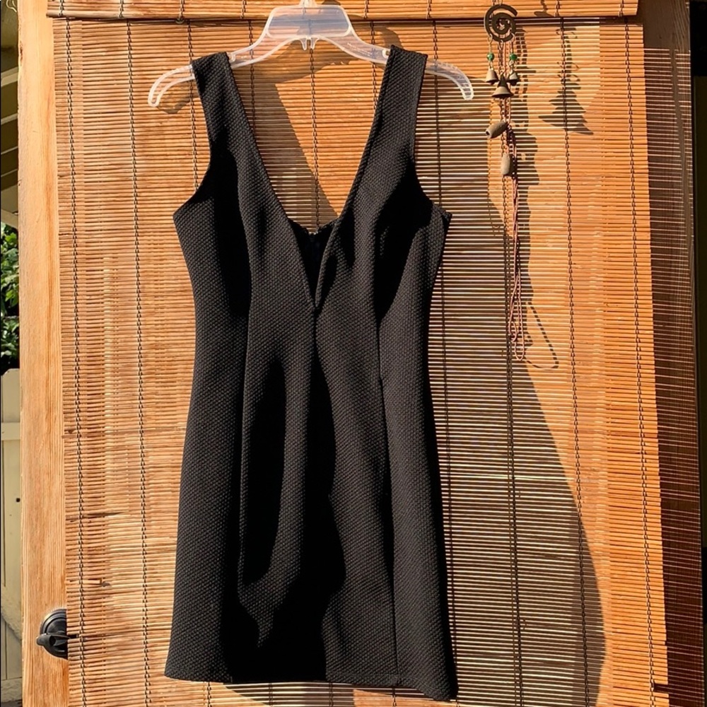 Forever 21 deep v neck plunging cocktail mini lbd